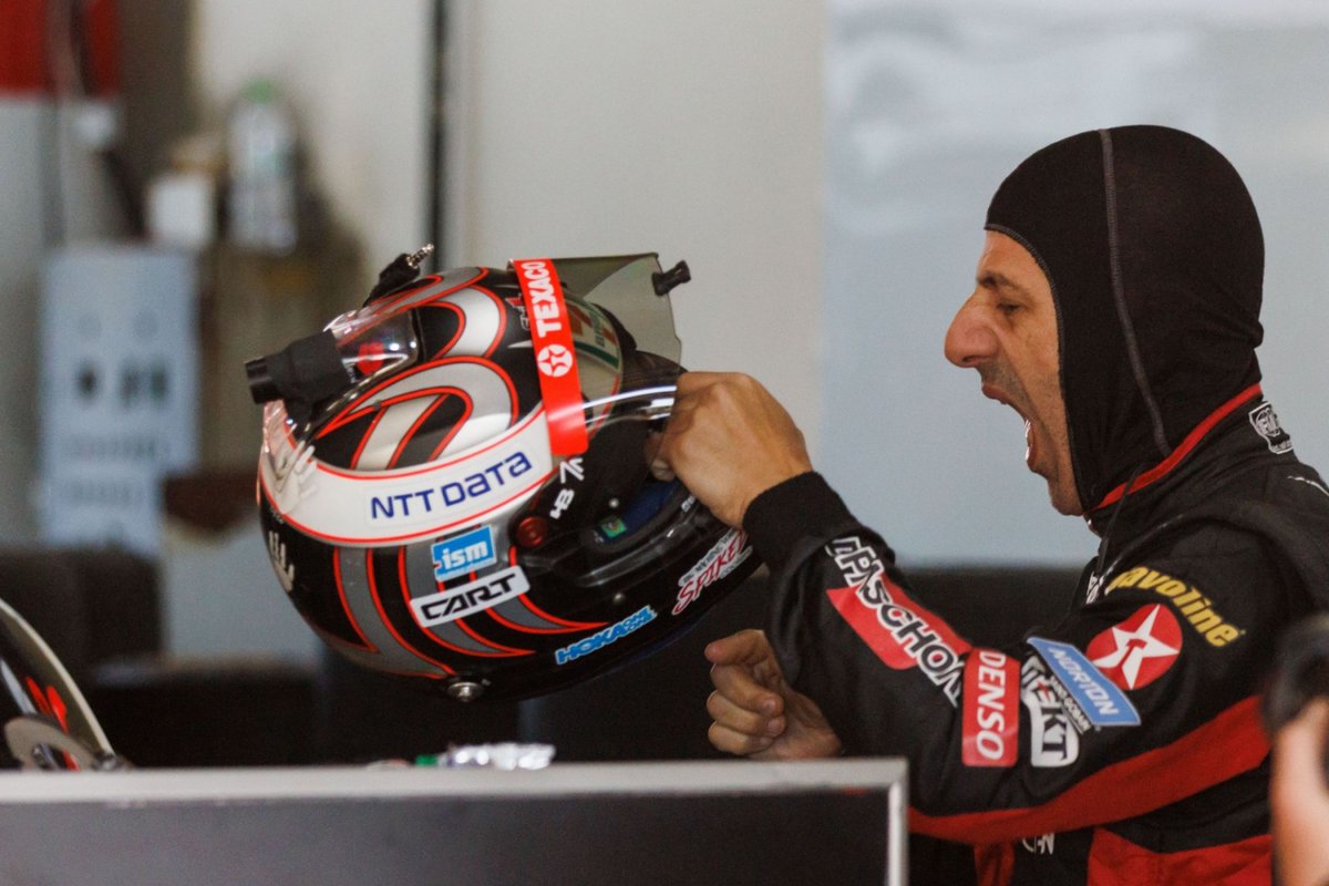 stock_car's tweet photo. O que o TK estaria fazendo?
- Bocejando?
- Cantando?
- Reclamando?
O que vocês sugerem?
#StockFun https://t.co/LFmgrhMH9o