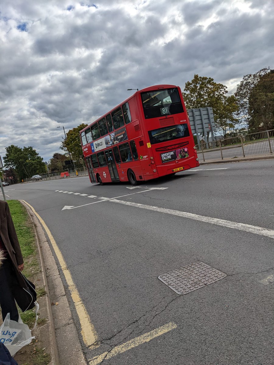 GKPhotography's tweet photo. @TfL Can you check 81 route as why it did not halt at Sussex Place bus stop on the way to hounslow. It is frustrating for students to see an empty bus go by without stopping https://t.co/TLY7iw174E