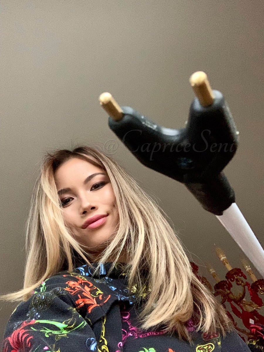 𝐂𝐀𝐏𝐑𝐈𝐂𝐄 tweet media