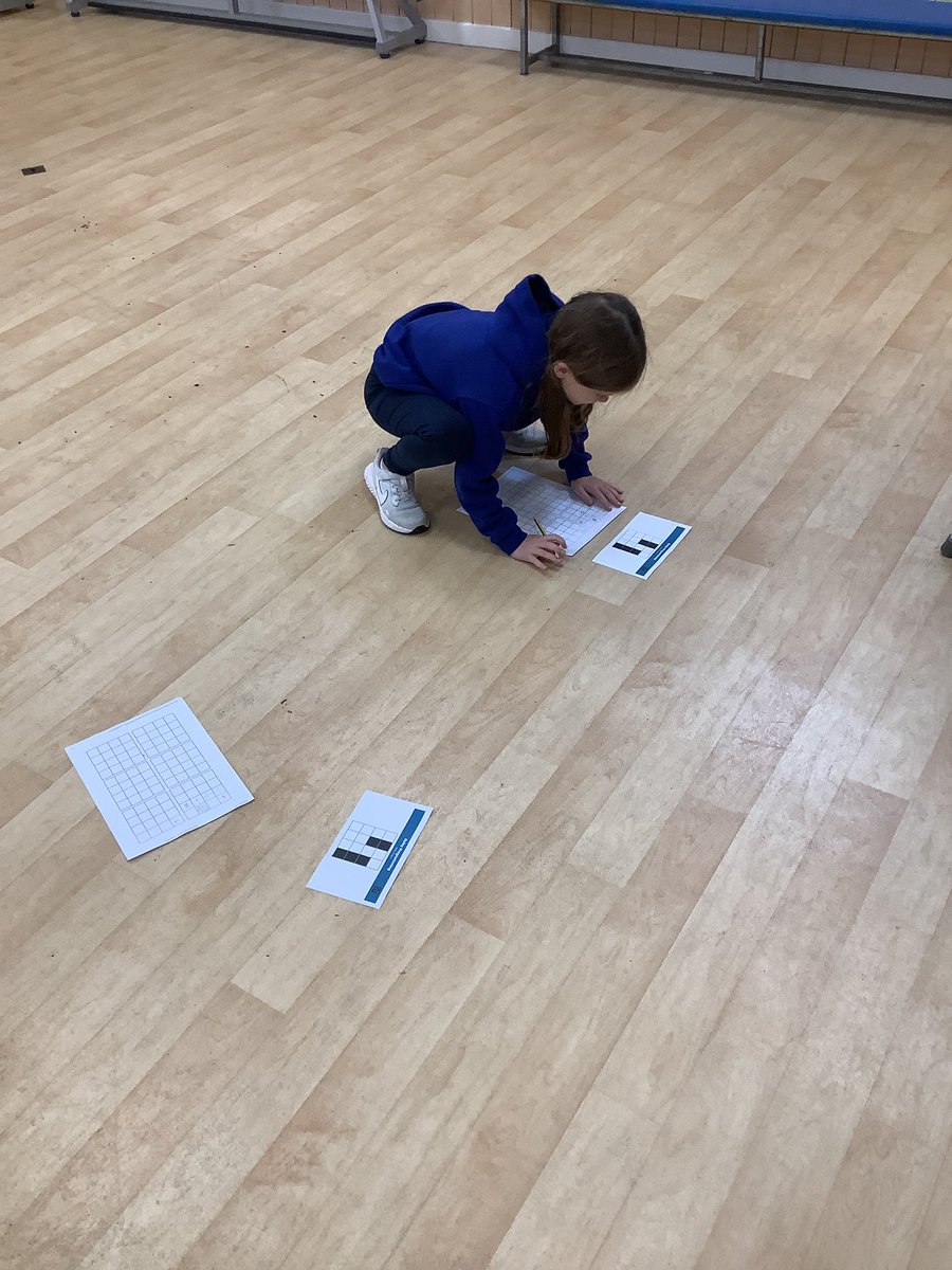 StAgnesY4's tweet image. Relay coding game in computing today #stagnescomputing