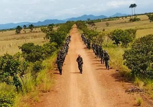 CmdteMotorizado's tweet photo. Las FANB desplegada a lo largo y ancho del territorio Venezolano en función de resguardar nuestra soberanía nacional.
#28Sep #VenezuelaSeCreceEnAmor
#SomosGNBGarantíaDePaz
#BricomilesEnAcción https://t.co/4fRBTlLKos