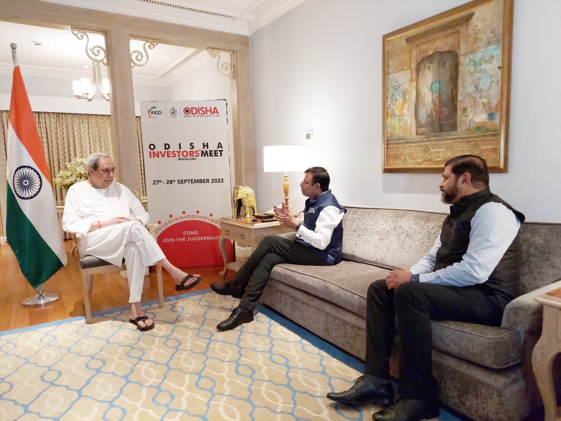 Naveen_Odisha's tweet photo. Pleasure meeting Shri @rajneeeshkumar Ji, Chief Corporate Affairs Officer of @Flipkart at #OdishaInvestorsMeet 2022 in #Bengaluru. Highlighted the immense possibilities in e-commerce sector in #Odisha and #InvestInOdisha opportunities available in the State. https://t.co/Aik64uMYQJ