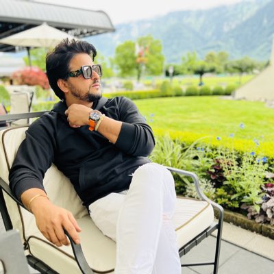 ImRaina's tweet photo. #NewProfilePic https://t.co/GoFoMrsZBj