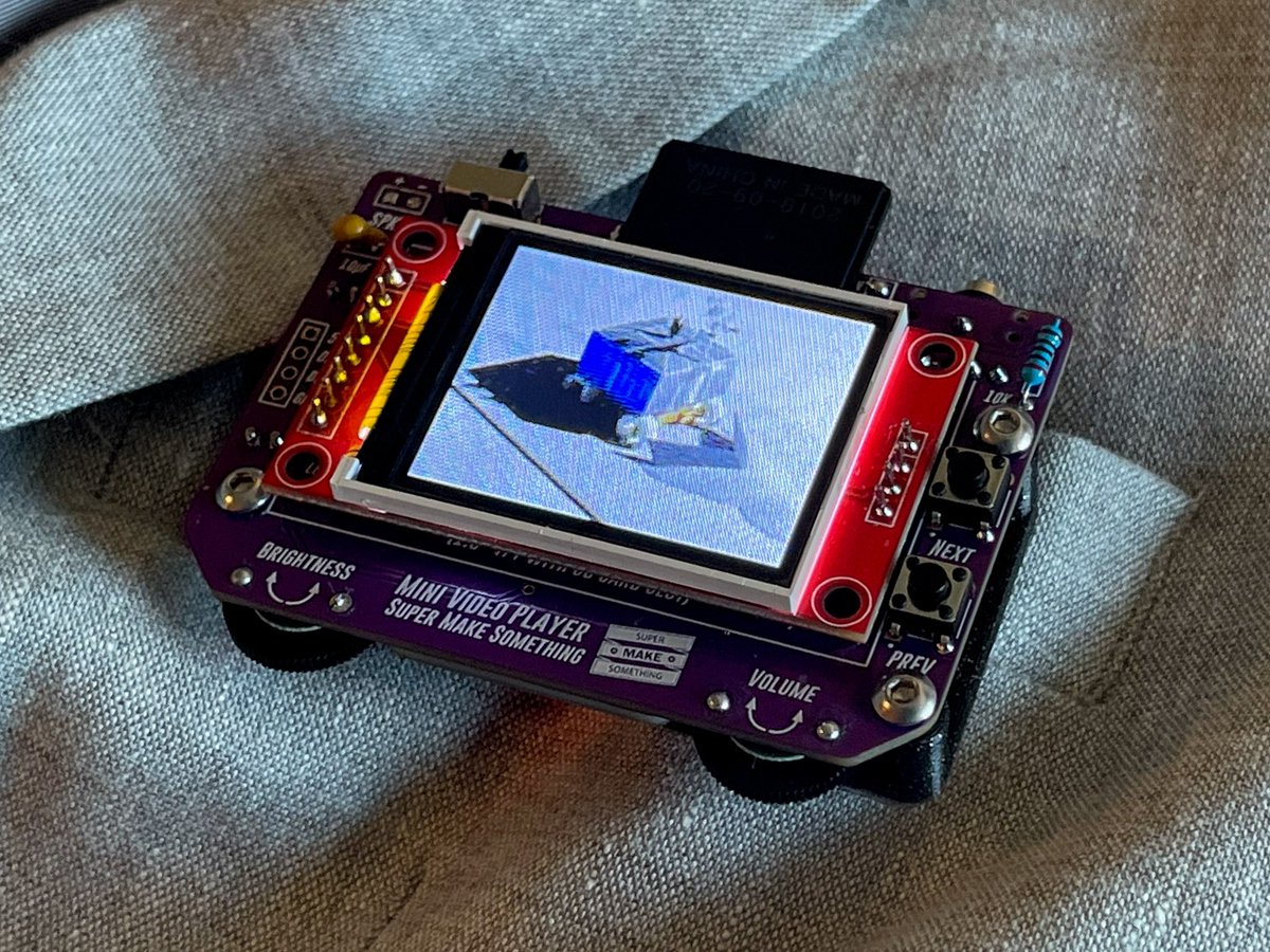 SuperMakeSmthng's tweet photo. Pocket squares are so yesterday! 😄 Getting ready for a conference poster presentation and will be repurposing the #opensource #MiniVideoPlayer as a digital name tag/visual aid for related videos. With a small USB LiPo pack, it should last most of the day! #electronics #wearable https://t.co/JRgdlbj7XL