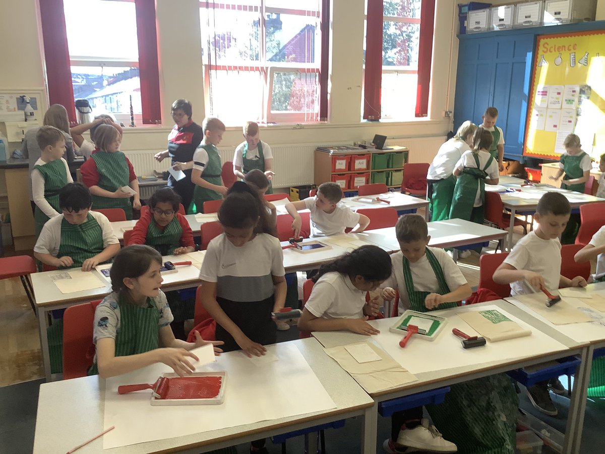 pp_accrington's tweet photo. The William Morris inspired printing has begun in Class 16. I can’t wait to see the finished pieces of art. #class16 #happy #collaboration #shiningbrighter https://t.co/3uSmfTi53o