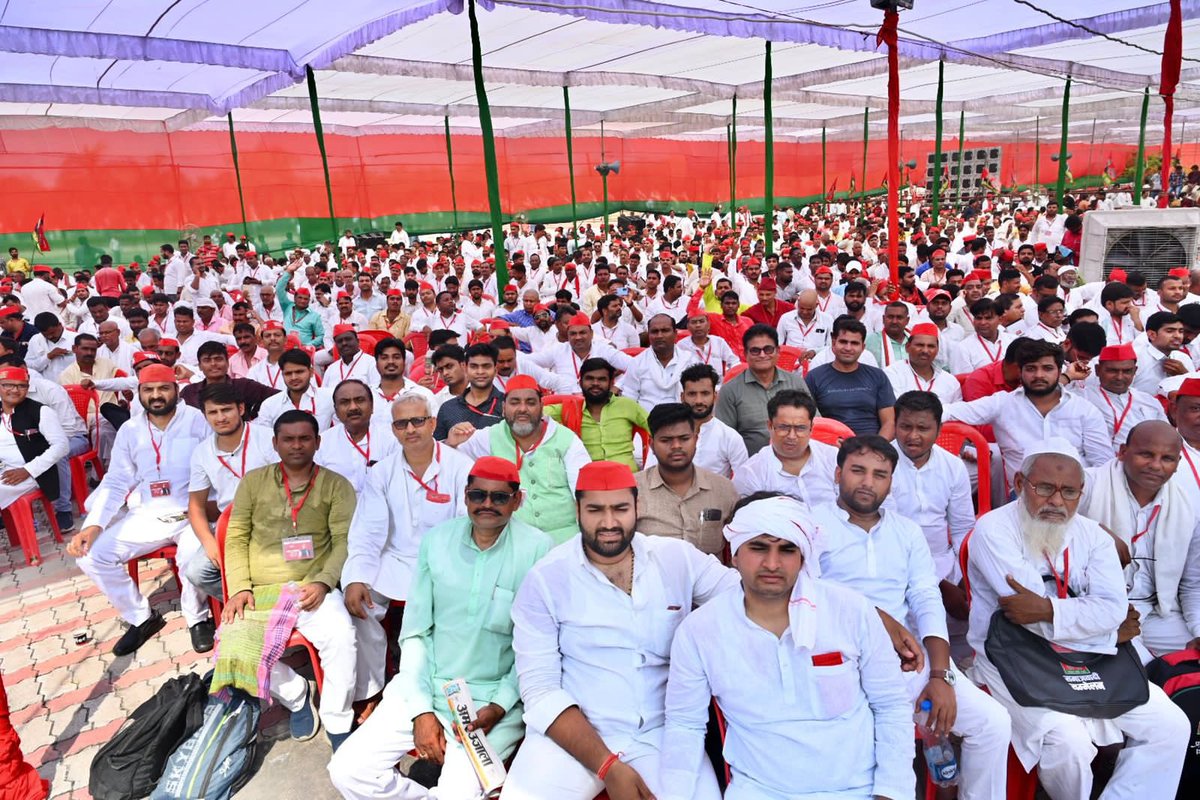 yadavakhilesh's tweet photo. समाजवादी पार्टी का 9 वां राज्य सम्मेलन। https://t.co/VV0beQM7rH