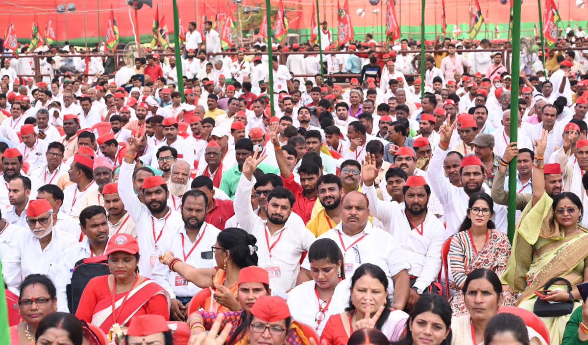yadavakhilesh's tweet photo. समाजवादी पार्टी का 9 वां राज्य सम्मेलन। https://t.co/VV0beQM7rH