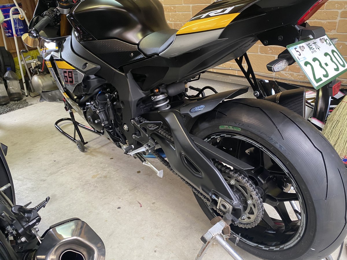 822R1's tweet photo. 来月は走行会2回にスポ走1回

11月の1周目も走行会だから
しばらくサーキット続き☺️

楽しみ～～ https://t.co/CYW88YoSCa