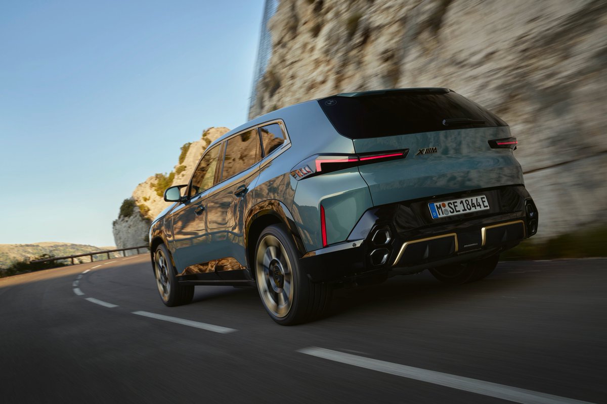 DalmauParera's tweet photo. BMW M ha anunciado hoy el XM, su primer modelo propio (sin equivalente en la gama BMW convencional). Y no, no es un cupé, ni un roadster, ni un superdeportivo eléctrico. Es un SUV de lujo plug-in de 653 CV, más de 5 metros y 2,8 toneladas. BMW M, insisto. M. ¿Qué os parece? https://t.co/DWsyLzQ3cZ