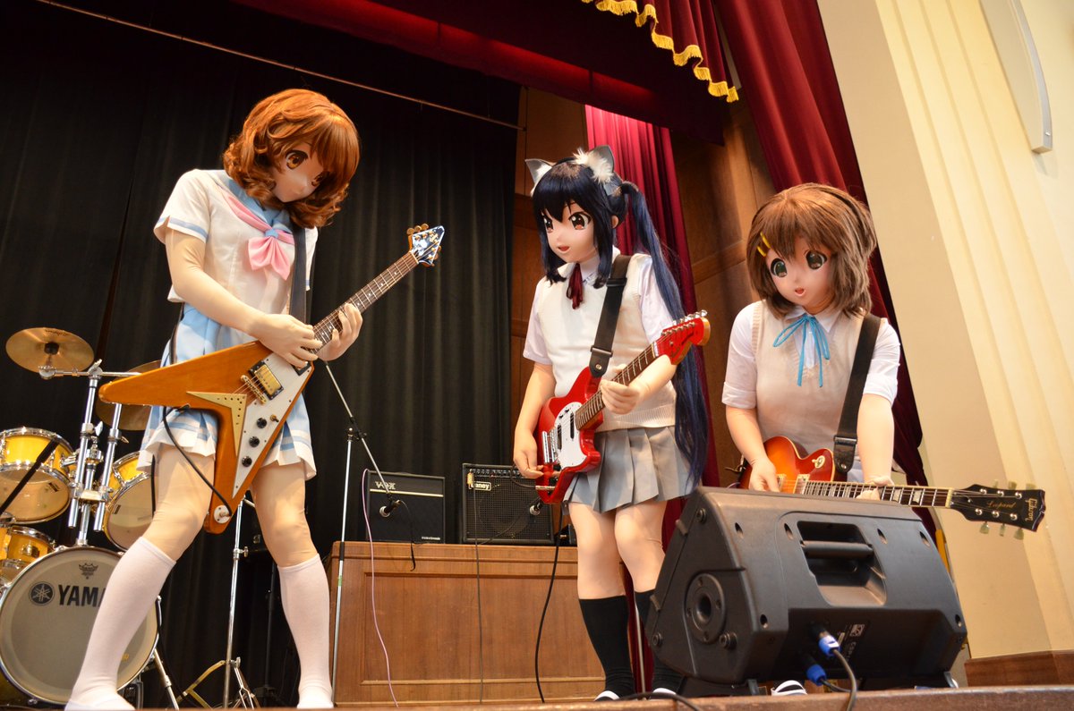 「響け！フライングＶ」
京アニ音楽祭でエレキギター弾く黄前さんが話題に上がったので
以前の撮影会で撮った写真上げときますね＾＾

ギターのポジションがRock 'n' Roll（’’

黄前 久美子：しゃる<a href="/charl_69/">しゃる</a>さん