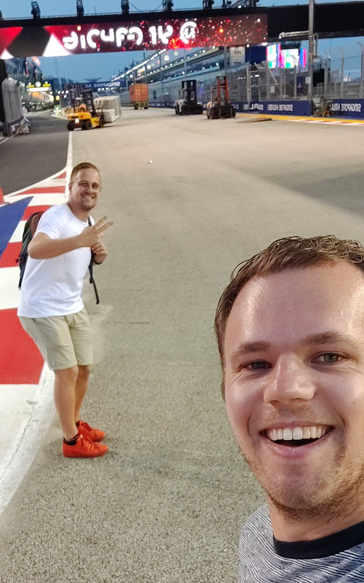 We zijn in Singapore! We zijn van plan om meerdere podcast afleveringen te maken dit weekend, dus volg ons snel om niks te missen! #SingaporeGP #Formula1 #Formule1