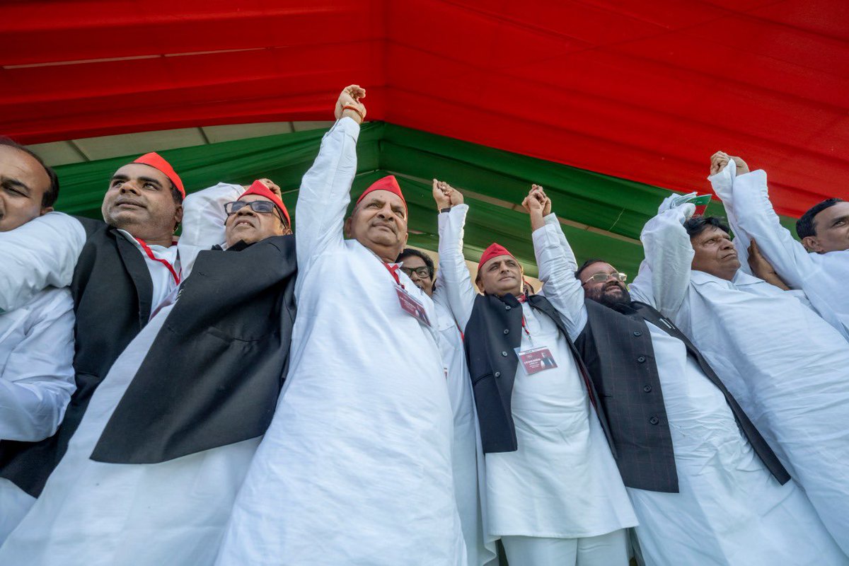 yadavakhilesh's tweet photo. https://t.co/cnwcnMYtQa
