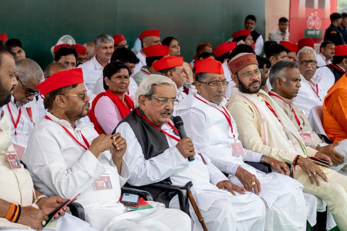 yadavakhilesh's tweet photo. https://t.co/cnwcnMYtQa