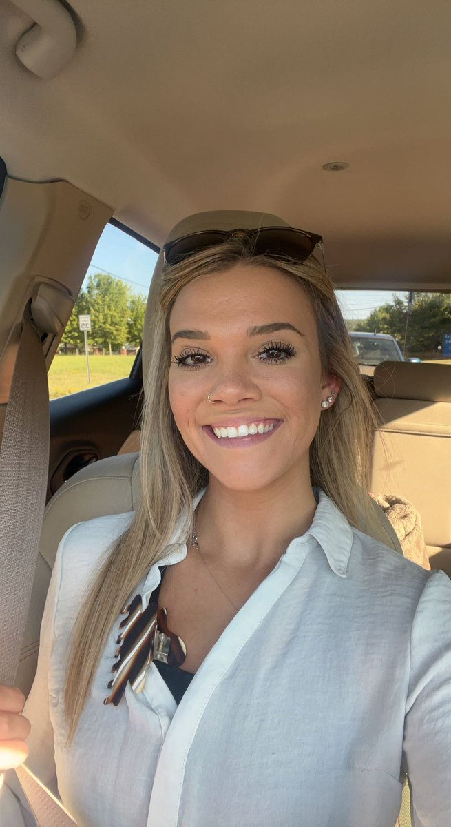 skylarmgreer's tweet photo. hump day 🤧 https://t.co/79cvhaUj2Y