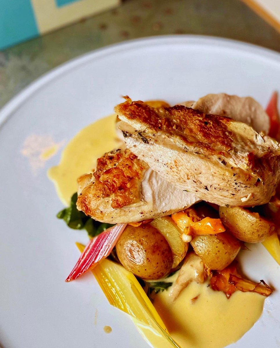 WindjammerE16's tweet photo. NEW menu is HERE! And the best thing is…. Chicken crown is back! 
.
.
Join us at The Windjammer and try our new delicious autumnal options! https://t.co/PJ6bJl1dQL
