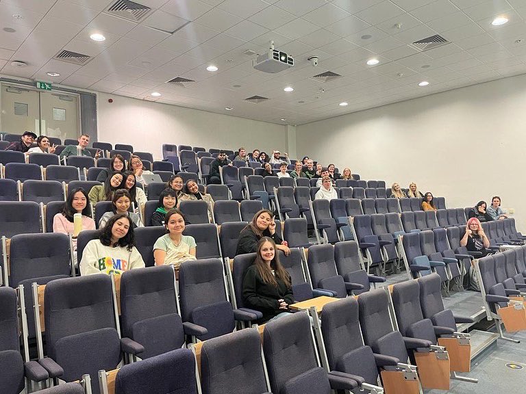 SHTMatSurrey's tweet photo. As we start the new semester, #SHTMatSurrey had a series of Welcome & Welcome Back sessions with all levels๐ Great to see new faces and returning students to complete another fab year ๐คฉ
#WonderfulSHTM #BeHospitality #ProudtobeSurrey @surreyhospdept @UniOfSurrey https://t.co/LV7odZU2Lc
