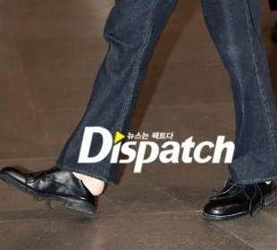 bangtinyboyys's tweet photo. His shoes I'm crying 😭 https://t.co/EOVBZlFwik