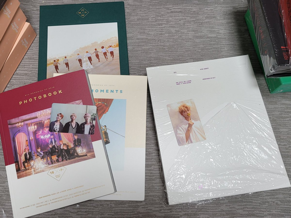 little2357's tweet photo. 방탄소년단 메모리즈 2016 2017 DVD

💜 메모리즈 2016 [왼쪽 초록색]
  포카 윙즈 set ₩100,000

💜 메모리즈 2017 [오른 하얀색]
 포카 남준 set ₩ 60,000

💜 구입하실분만 ! 추가 인증 !

💜 포카확인만 미사용 *환불불가

메모리즈 2016 2017 한국 블레 bts poca 포카 윙즈 버터 방탄 남준 태형 https://t.co/fl8Nplto3n