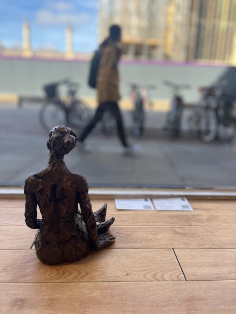 Exhibition to end this Sunday. Don't miss the chance to enjoy <a href="/CarolPeace_art/">Carol Peace</a> sculptures, from life size to table top. Here's Winter Sun bathing in our window currently.  #sculpture #cambridgeart #figurativesculpture #whatsoncambridge