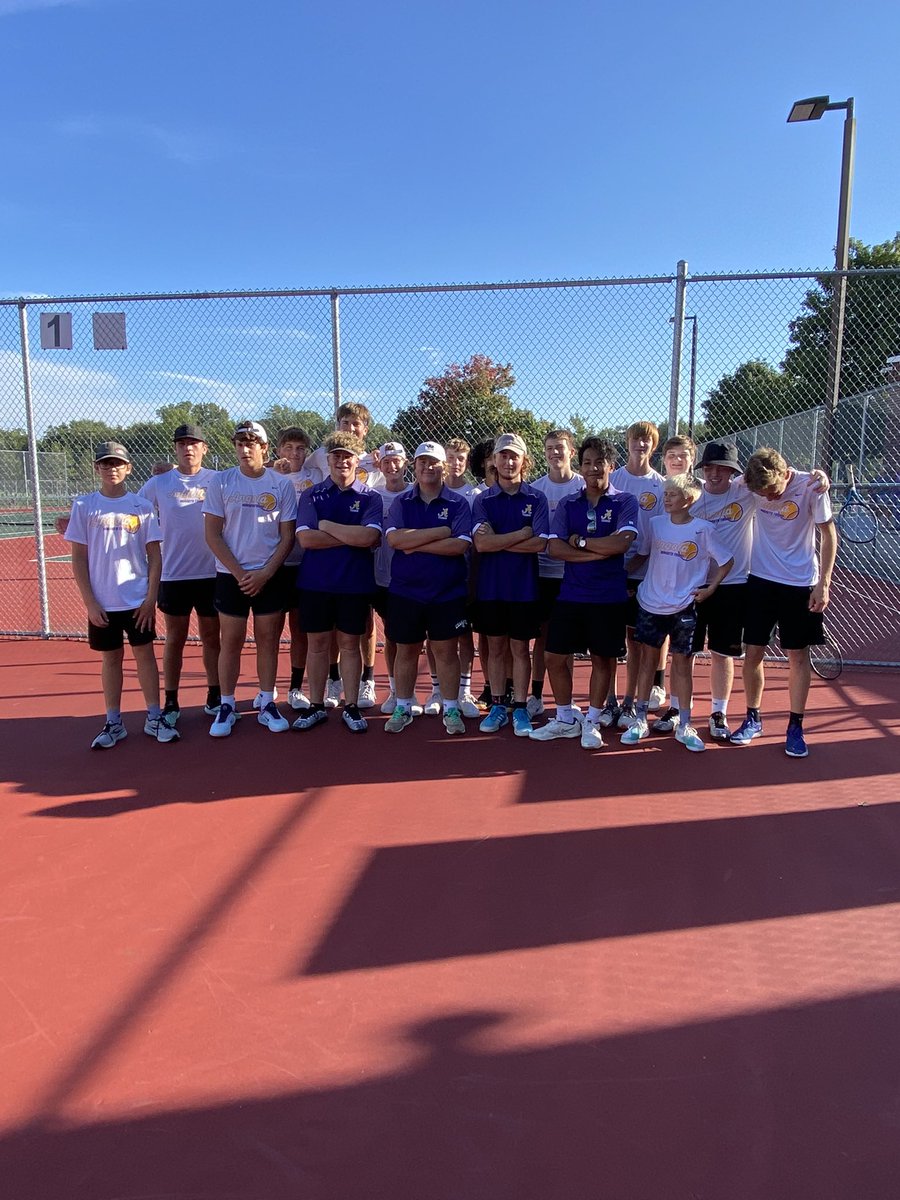 SteveLantz1's tweet photo. Best of luck to our Boys Tennis team as the compete in the DeKalb Sectionals tonight at 5pm! 🎾🎾🎾 https://t.co/LLMaetu3YB