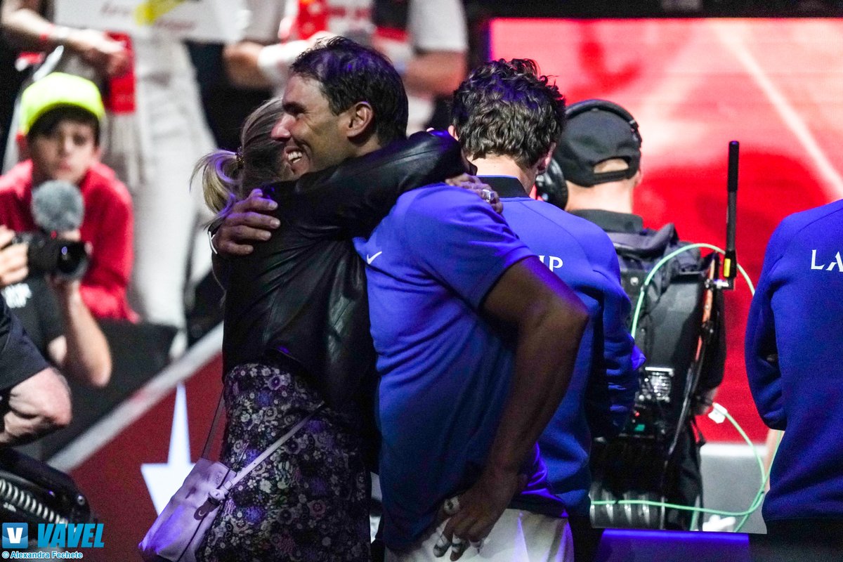 buticut's tweet photo. You guys have been waiting for this one, so there it is! The Mirka-Rafa hug!

@rogerfederer @RafaelNadal 

 #LaverCup2022 #LaverCup #Fedal #Federer #Nadal 
©️ 📸 by me for @VAVEL_USA @VAVEL https://t.co/cGMNsZowwr
