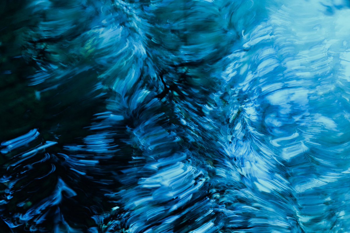 samanthacavet's tweet image. Photos I took of moving water