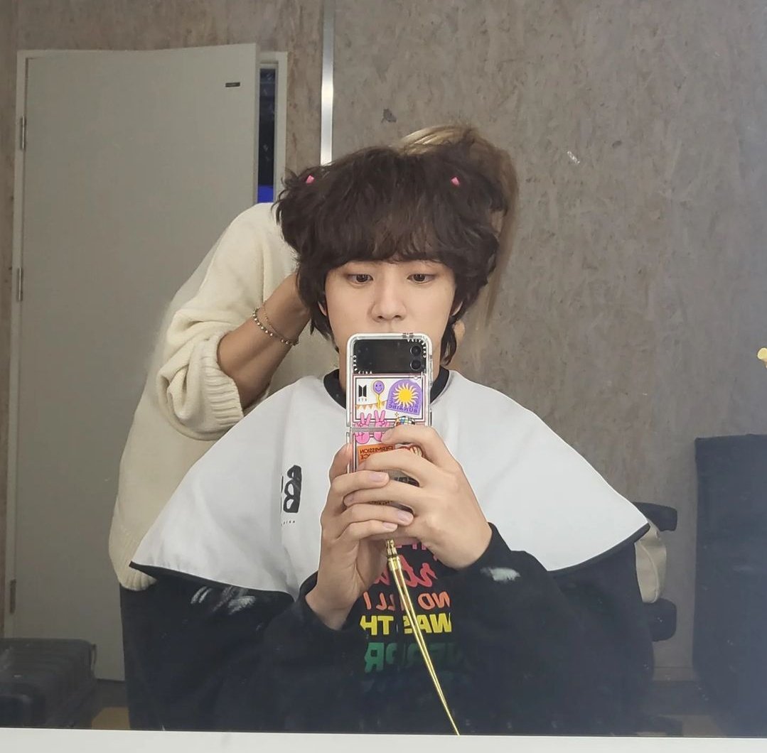 JinxBTH's tweet photo. Cute
#JIN https://t.co/bB8HW8MOPd