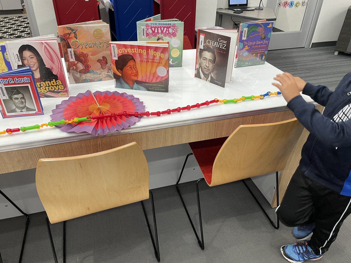 MrsSporrer's tweet photo. Using nonstandard units of measure in the learning commons to compare length. Is it longer or shorter? Who made the longest? #GameonatSLE #gcisdlib #ExperienceSLE #makerspace https://t.co/MDQ7QTODIM