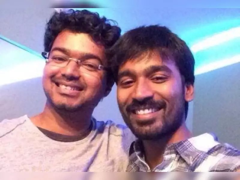 BeastRolex's tweet photo. Best wishes to team #NaaneVaruvaen from thalapathy Vijay fans for a huge blockbuster success.. https://t.co/hcniIOPmwc