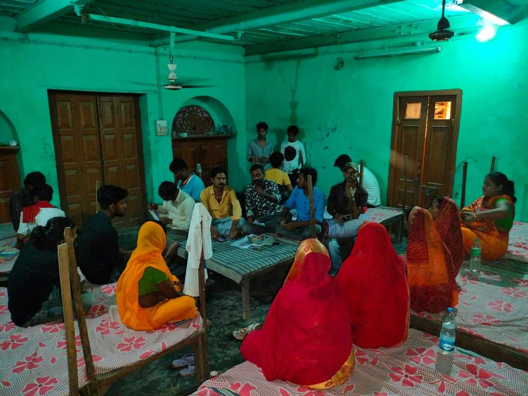ShreeTunna's tweet photo. चुनाव प्रचार के आज का कार्यक्रम समाप्त होने के बाद कार्यालय पर आयोजित बैठक में उम्मीदवार और कार्यकर्ताओं से संवाद किया और आगामी रणनीति साझा किया ।।
#नगर_निकाय #चुनाव2022 #MSU #जयनगर https://t.co/ijulmYxf5q