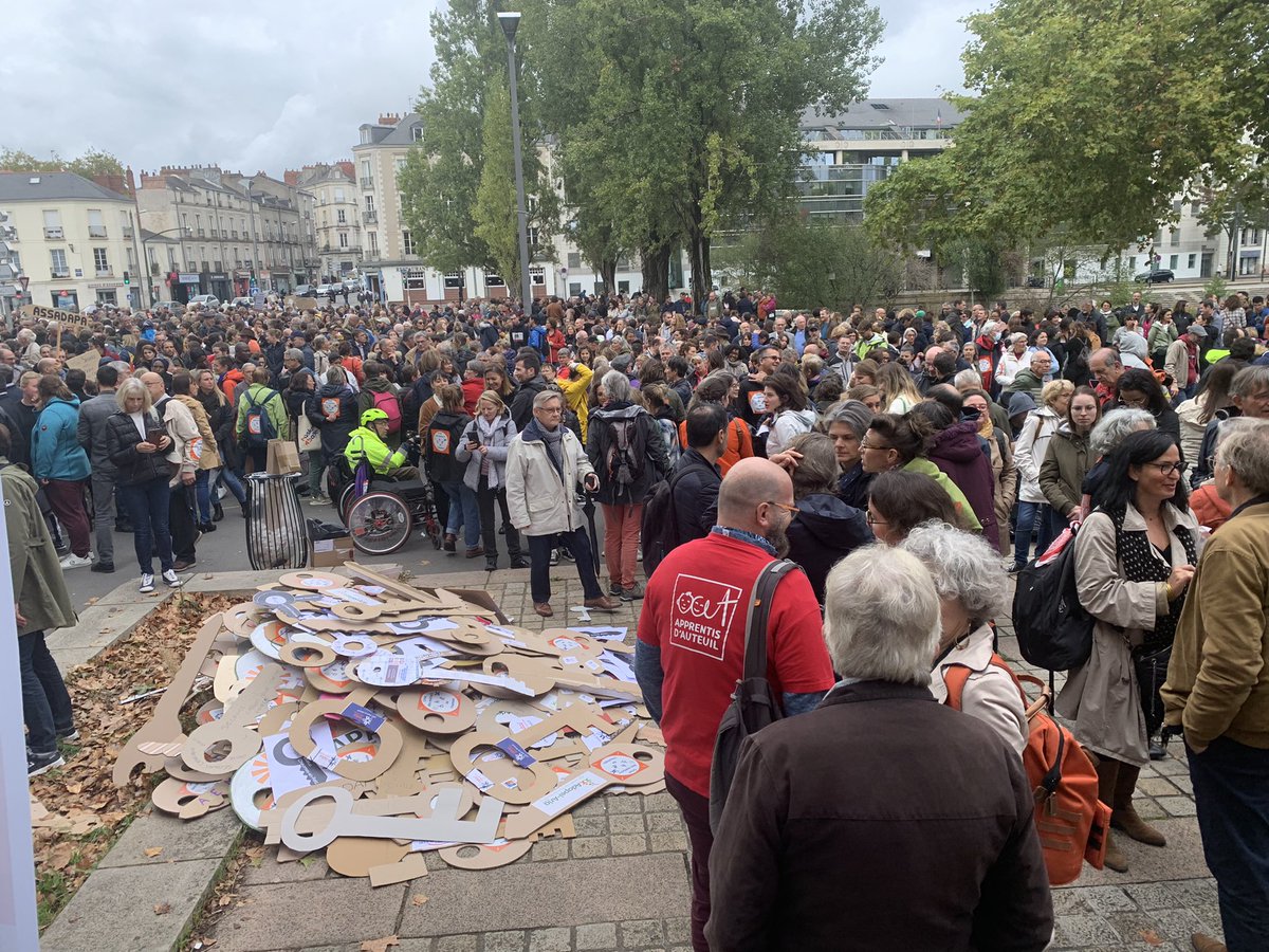 Uriopss_PDL's tweet photo. 🤝Rendez-vous avec le préfet pour exprimer nos revendications
 
👥Soudés autour d’une même problématique, ensemble nous faisons bouger les choses !
 
#QuiPrendSoinDeNous https://t.co/sRl1yfF5I4