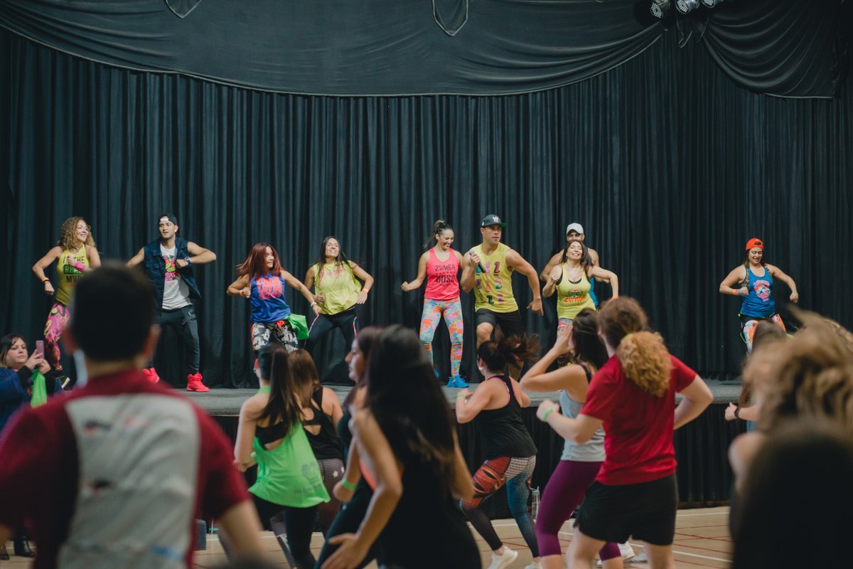 ZUMBATÓN💃🏽
¡Bailando ohhh, lo de nosotros vamos a resolverlo bailando ohhh!🤭#DaddyYankeechile no podrá venir a #Providencia, pero tendremos a <a href="/Rodrigodiaz_rd/">Rodrigo Díaz Rioseco</a> bailando #zumba en el Parque de Las Esculturas, este sábado 1 #GRATIS. ¡Escanea el código e inscríbete!💪🏽