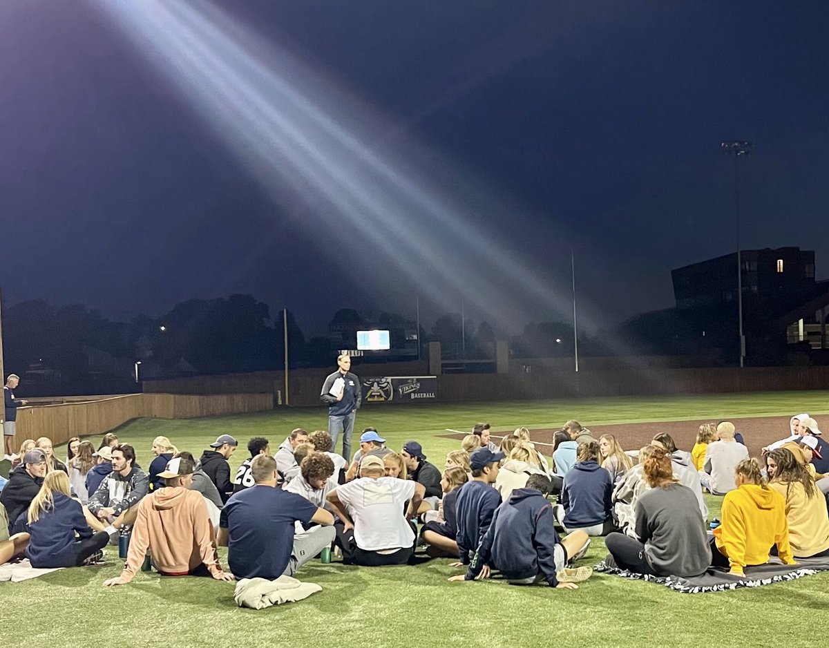 CoachOJ_'s tweet photo. Blessed to witness the message from Pastor Wheeler to ⁦@AugieFCA⁩ about being the light on campus and world🙏. This picture says it ALL🙌#NextGen #BeTheRock https://t.co/EpNrX5e90f