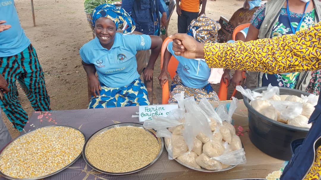 karlfredpaul's tweet photo. Super visite du projet PNDPE à Bopa dans le Mono. Nous améliorons les interventions des services de nutrition et de développement de la petite enfance. Magnifique. Merci au @gouvbenin et au #SP_CAN pour la confiance faite à Plan. #FoodSecurity #ODD2 https://t.co/0cZWo8e8eb