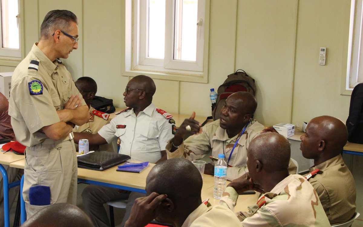 EUCAPSahelNiger's tweet photo. Un pas plus loin – EUCAP Sahel Niger renforce les capacités des Forces de Sécurité Intérieure 🇳🇪 en matière de formation avec une nouvelle formation des formateurs 👏🏾
Lire plus : https://t.co/dyIbaXR9Bp
#Niger #FSI #PoliceNationale #FoFo #FormationDeFormateurs @EucapSahelNiger https://t.co/OTLRgJFJoV