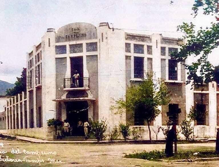 CncTamaulipas's tweet photo. Hoy conmemoramos 96 años de vida, 96 años de que la Liga de Comunidades Agrarias y Sindicatos Campesinos ha encabezado las causas de la gente buena del campo.

Vamos por más CNC.
Felicidades cenecistas.

@CNC_CEN                                  @LetyBarreraM https://t.co/HPxiOdPiRx