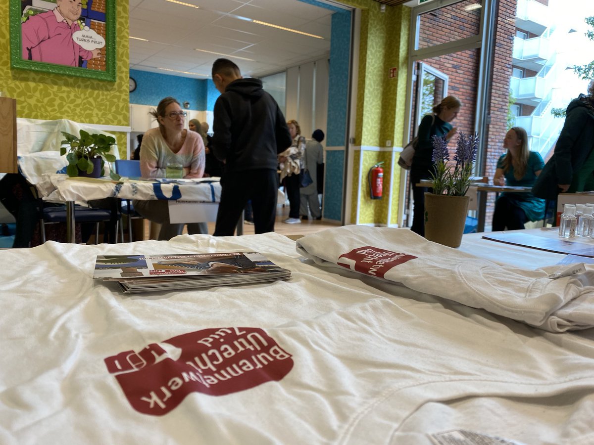 Met Burennetwerk Utrecht Zuid op de sociale activiteitenmarkt In Hart van Hoograven #utrecht #hoograven #sociaal #informelezorg #burenhulp