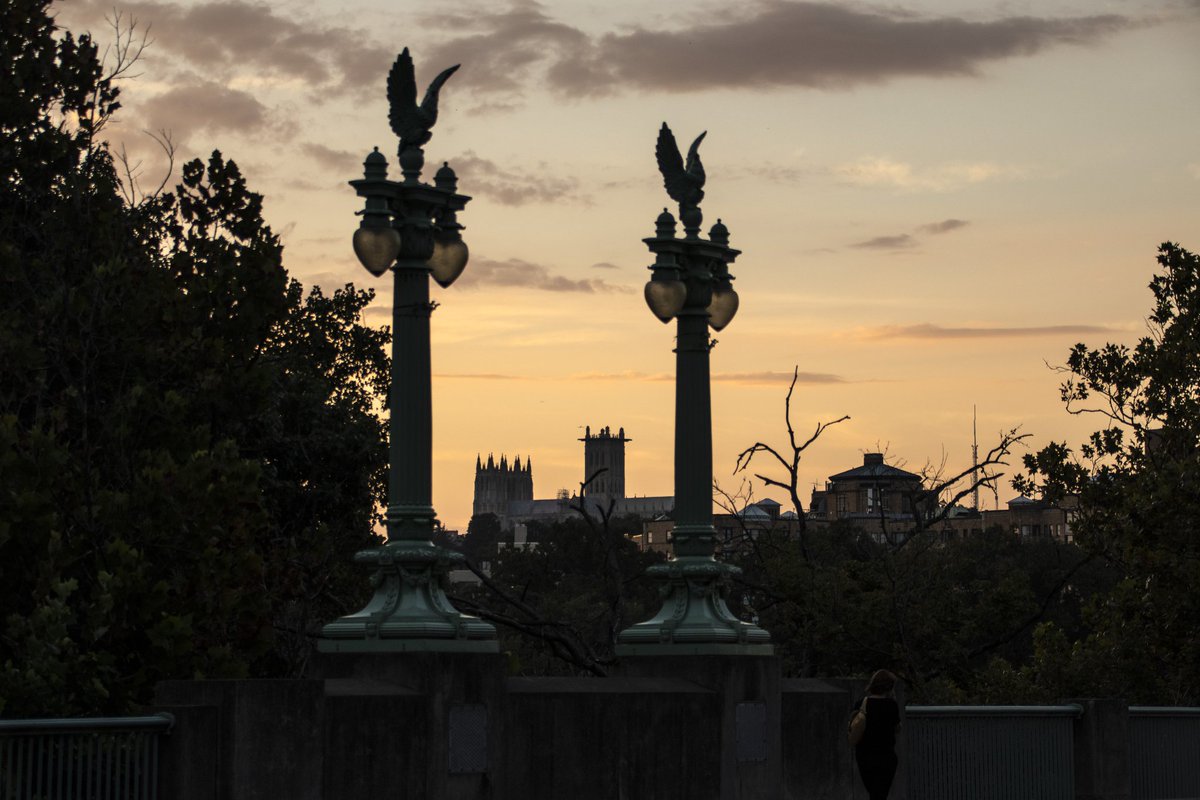 DianeKrauthamer's tweet photo. Golden hour -> sunset along #ConnecticutAveNW from #DupontCircle -> the #TaftBridge 🌟 https://t.co/sWcwNQ2rfS