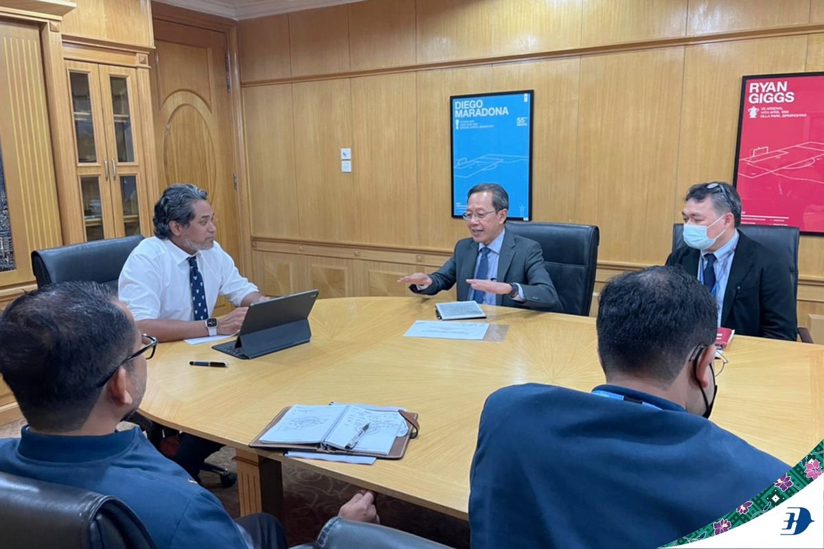 (1/2) Effective immediately following the Ministry of Health Malaysia's guideline on 28 September 2022, passengers of Malaysia Airlines, Firefly, MASwings, and AMAL are no longer required to wear face masks onboard, except where compulsory in destination countries.
