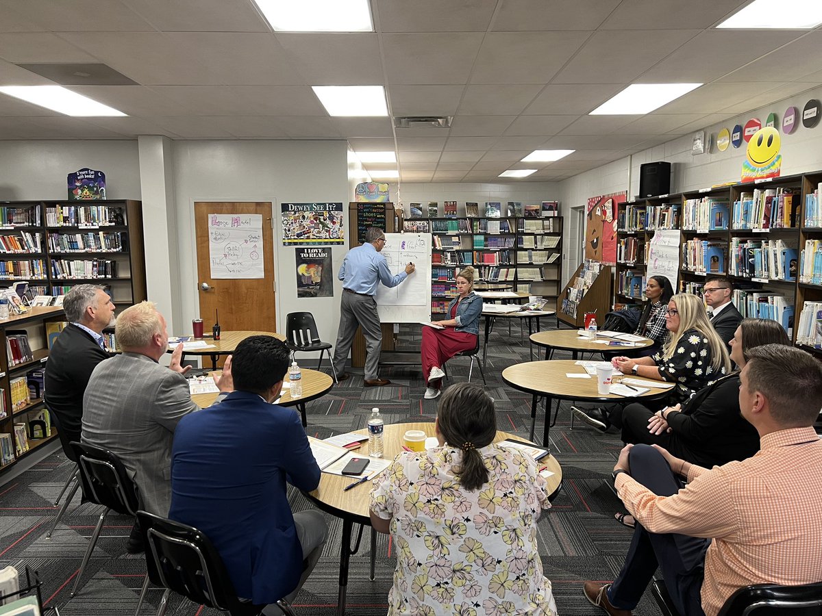 Outstanding professional development this morning for our administrators! Thank you to Mrs. Piatt @FFCrossroads for welcoming us into her classroom! #FairfieldPride