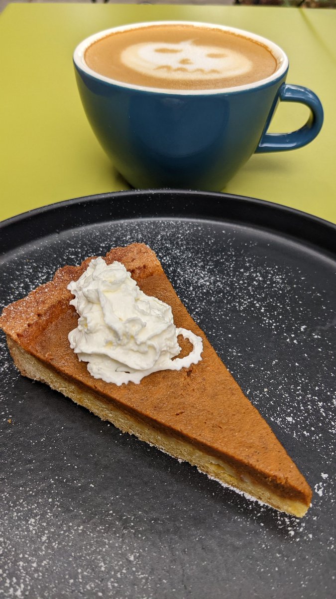 Cada año más delicioso nuestro #pumpkinpie 🎃
Ven a probarlo en Mérida 26 Roma Norte <a href="/LaRomaDF/">Colonia Roma 🚲</a> 🤤