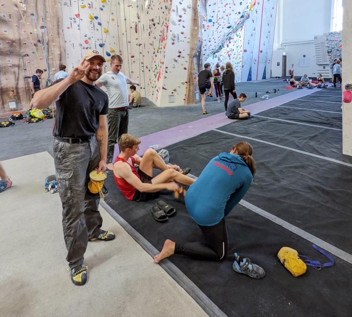 RAFMountaineer's tweet photo. Thanks Ian Dunn for a great coaching session with the RAF Climbing Team! Today the team focused on performing under competition pressure and used video analysis to work on their technique.

Great preparation for the upcoming tri-service bouldering league! 💪🏼 https://t.co/X7SYuISYvb