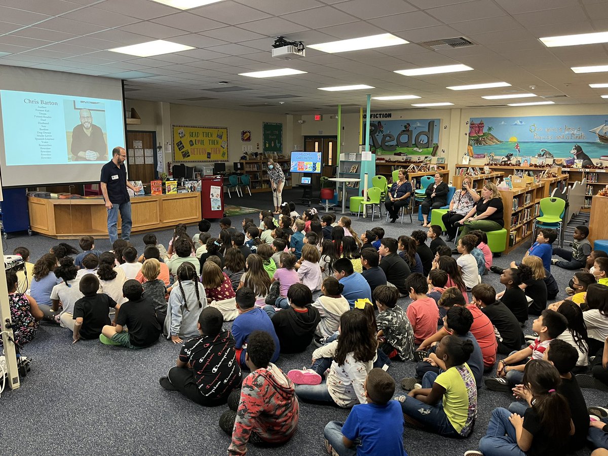 A_Colwell96's tweet photo. What a fun filled afternoon @NISDGlass listening to how books are made, writing inspiration, and learning that books are not made overnight! Thanks @Bartography for visiting & @NISDLib for setting this up! #writewhatyouknow #glassignited 📖👏🏻🌟💛 https://t.co/guJap1VkxP