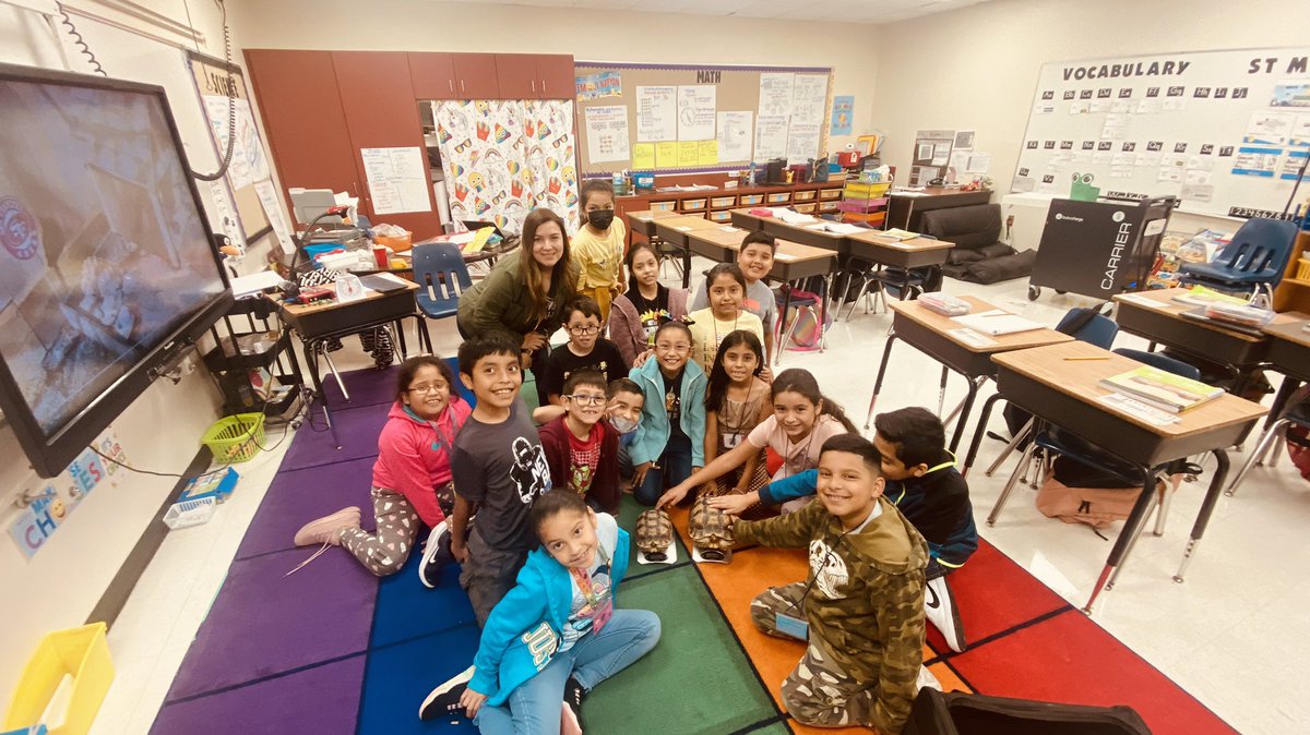 GarzaIrla's tweet photo. Today we estimated and measured the weight of familiar objects using the metric system. My students also had the opportunity to weigh tortoises 🐢🐢 Mario &amp; Luigi. #realworldconnections #WorshamGlows #AldineConnected https://t.co/sGifRcyU7x