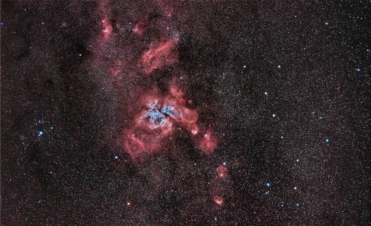 #Astrophotography 
<a href="/xipteras/">Panagiotis Xipteras</a> 
Tivoli Mai 2022
Eta Carina Nebel
Canon 6D MKII 18x300sec.
Starlight Express SX36 6x900 sec. Ha und OIII
Avalon M-Zero
Zeiss 135 mm APO Sonnar Objektiv