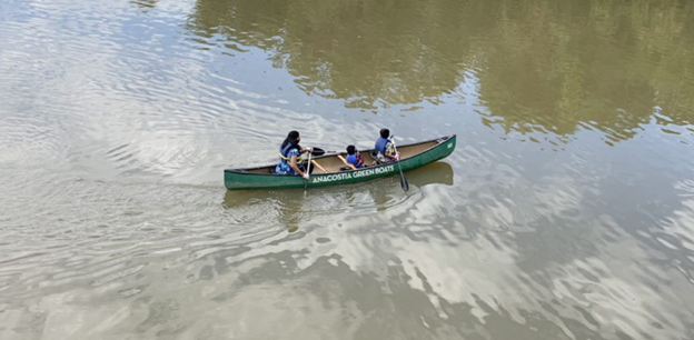 DOEE_DC's tweet photo. Kingman Island Family Day will host the wonderful experience of outdoor family fun and wildlife, with activities such as meadow exploration, meeting the mussels, and our scavenger hunt!  
#KingmanIslandFamilyDay2022 

Get your green boat and join us: https://t.co/KezaHjKxx2 https://t.co/cPmPeBje1P