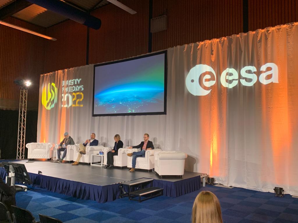satlantis_'s tweet photo. Very insightful 1st Day indeed at @esa's Industry Space Days and engaging participation in the roundtable on "Facilitating the #growth and maturation of the #NewSpace sector", focusing on a customer-oriented Space #technology to strengthen the EU #Spaceindustry #ISD2022ESA #YEESS https://t.co/7ptNScDRyZ