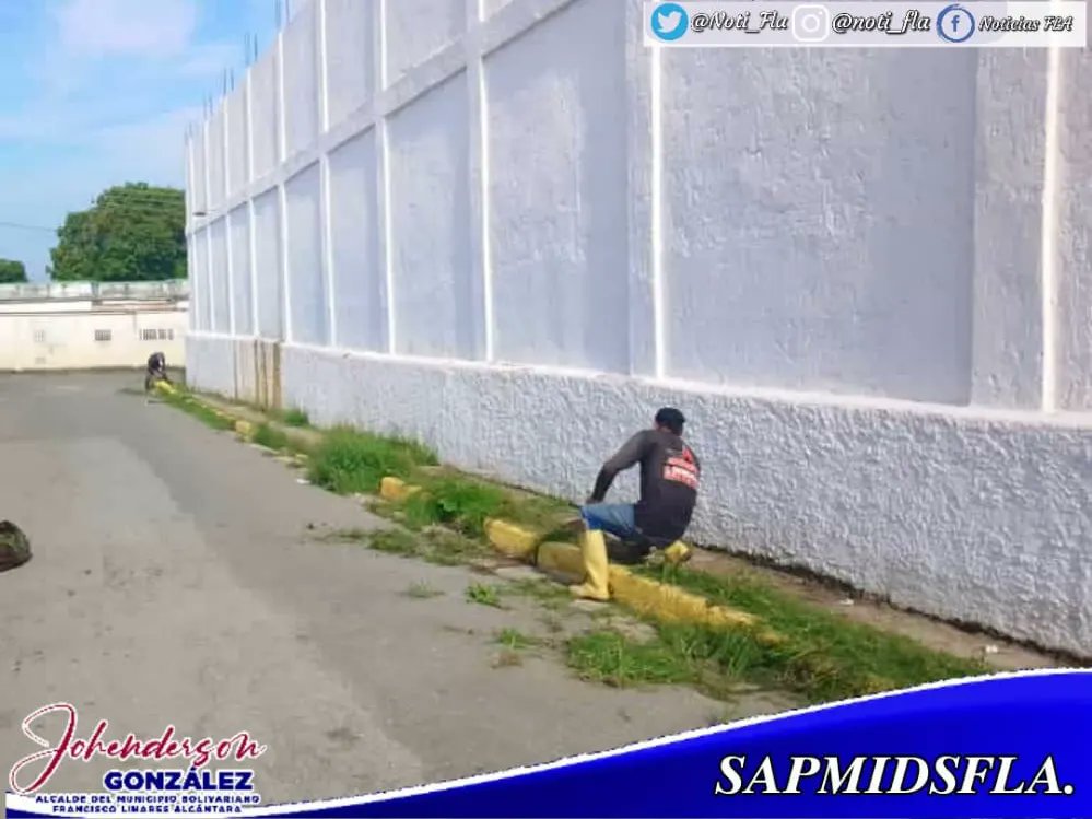Noti_Fla's tweet photo. #Noti_Fla 📰🗞 📢 | El equipo @SAPMIDSFLA2021, realiza mantenimiento en las alcantarillas de la Avenida Generalísimo Francisco de Miranda.

En el marco preventivo-operativo, seguimos construyendo el #LinaresModernoYProductivo.

#VenezuelaSeCreceEnAmor https://t.co/3QqS4HuwA7