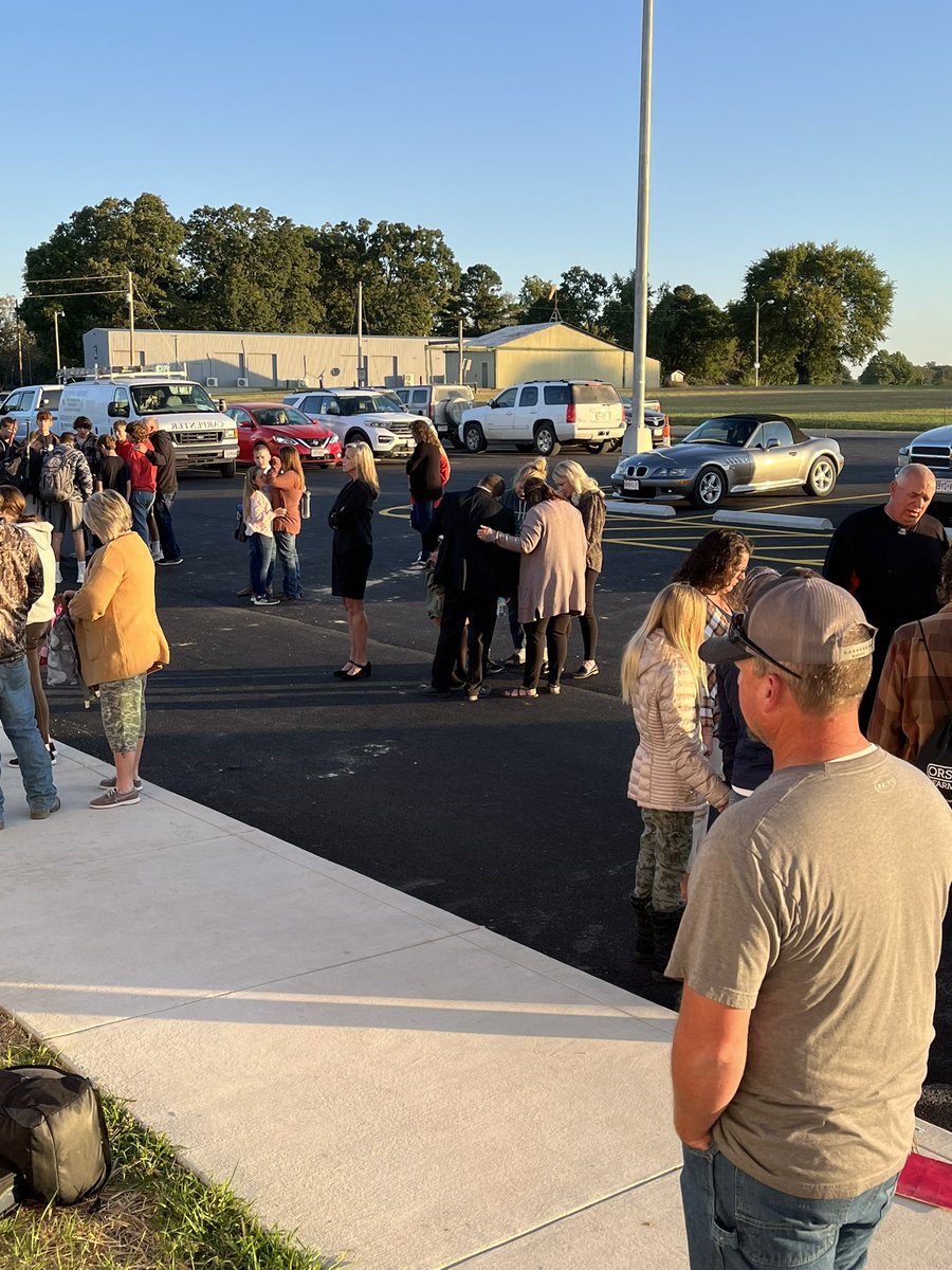 LanceWest83's tweet photo. See You at the Pole 2022 at Gainesville High School. We had a great turnout and we would like to thank our community members for their continued support. Special thanks to Mammoth Church for supplying the donuts and milk. @SOCentralMOFCA @GainesvilleBDog @pastordry https://t.co/w6UiBqkFL1