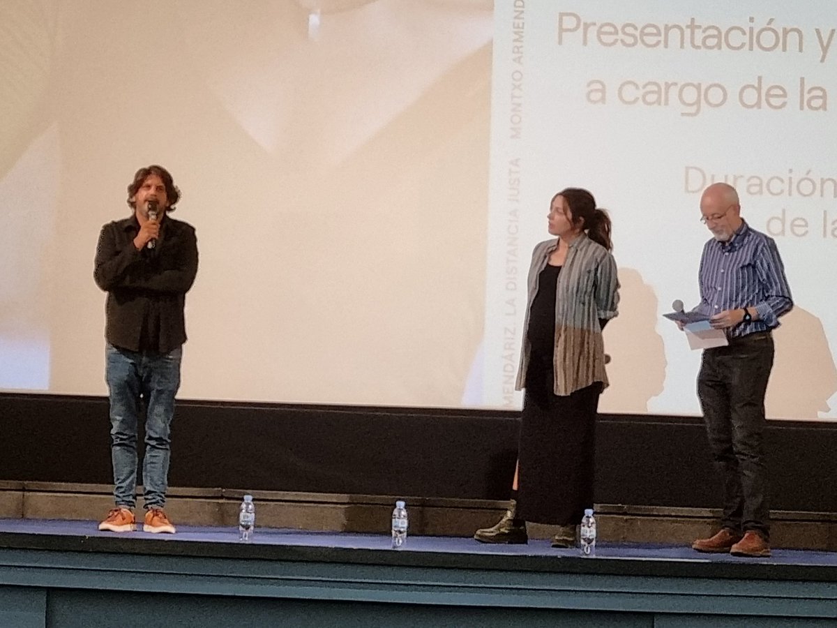 PuyOria's tweet photo. Y va acabándose septiembre y con él la retrospectiva de @montxoarmendari en @Filmoteca_es. Hoy toca #Obaba con presentación de @carlosfheredero y @barbaralennie. Sala llena 👏👏👏👏👏 https://t.co/euOQ1NBlHM